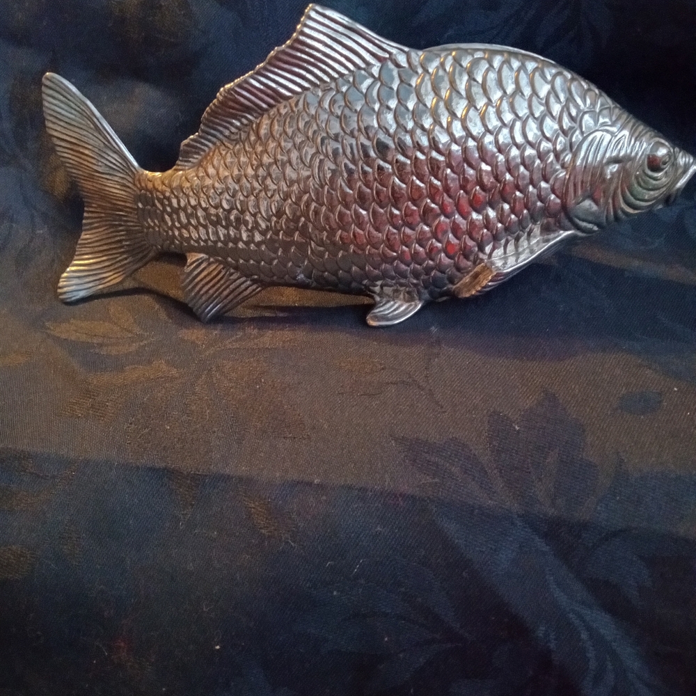 FASCINATING VINTAGE MODELLA DEPOSITATO  ITALY FISH NAPKIN HOLDER.
